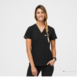 Catarina one pocket scrub top